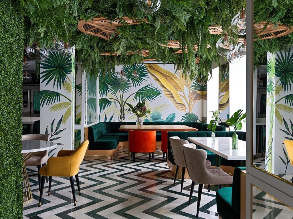 Mẫu thiết kế quán cafe sân thượng phong cách tropical