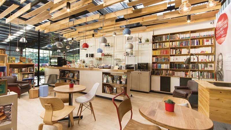 thiết kế quán cafe sách đẹp trang nhã giúp kinh doanh hiệu quả